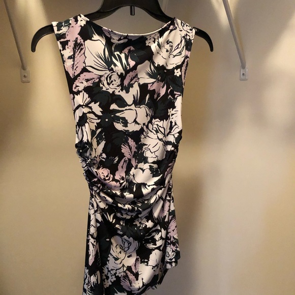 NWOT. Pretty Halogen flowery prints peplum top - Picture 2 of 2